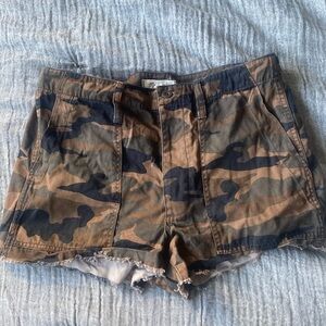 Madewell camo shorts - size 30
